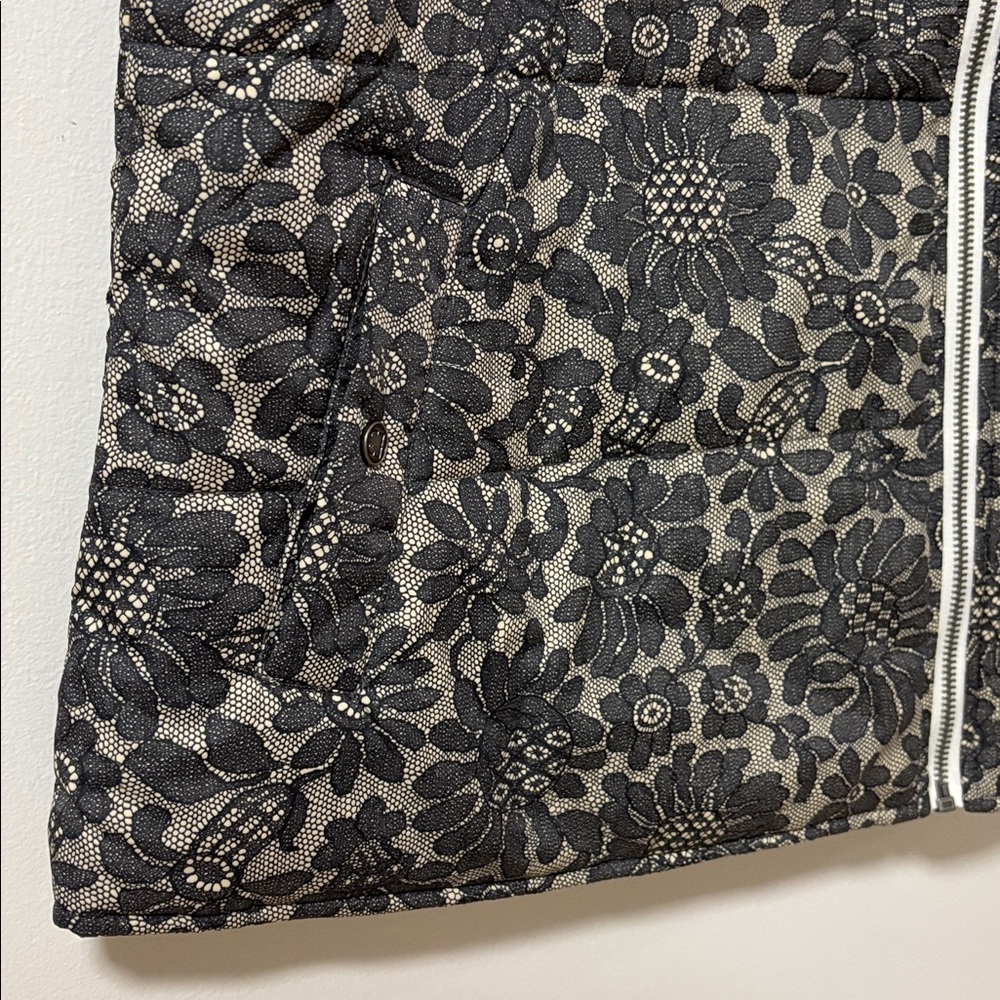 LIZ CLAIBORNE (XL) Quilted Reversible Vest Floral Patterned / Cream Lightweight - Picture 4 of 13